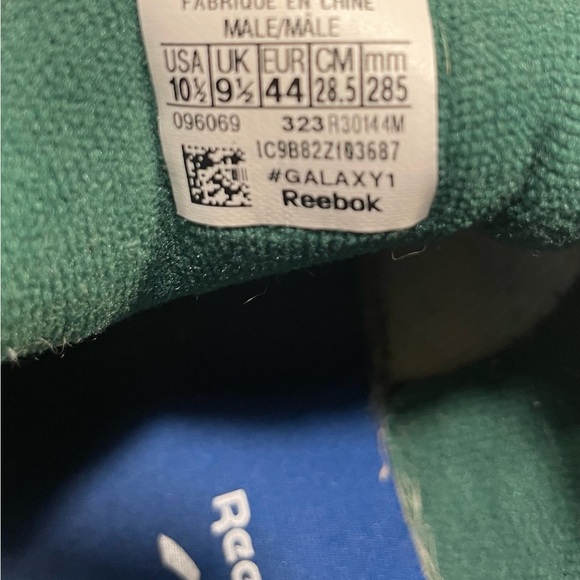 Green Reeboks. - Picture 7 of 7